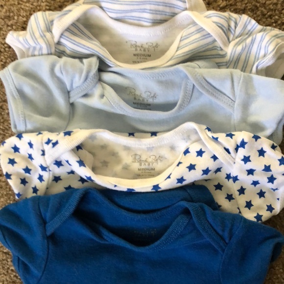 Set of 7 onesies size 3-6months - Picture 3 of 7